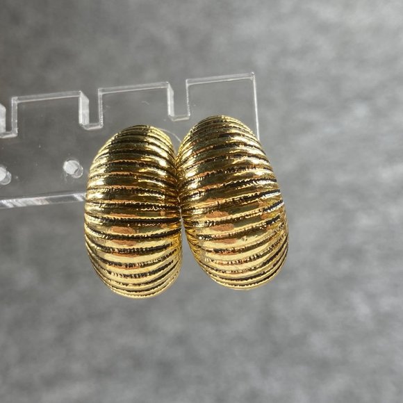 Half Hoop Vintage Pierced Post Earrings Womens Gold Tone Ridged Ribbed Textured - Picture 14 of 16